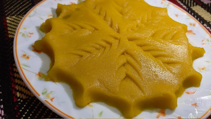 عکس حلوای زعفرانی افطار روز ششم ماه مبارک
