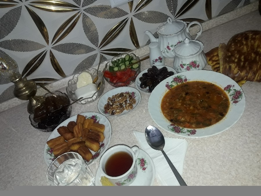 عکس سفره افطاری یاغیش