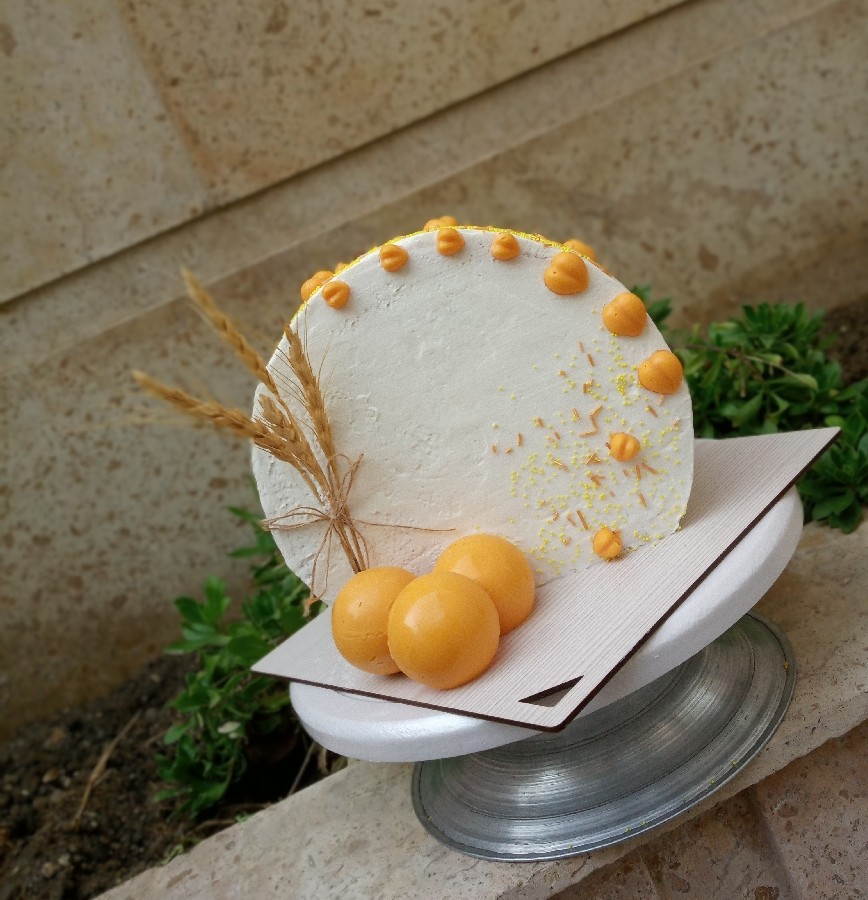 کیک تاپ فوروارد
با فیلینگ موز و آناناس و گردو