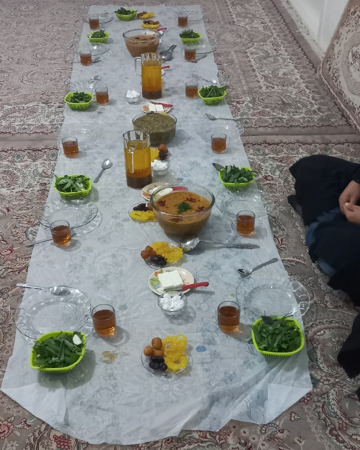 عکس دومین افطاری شب نوزدهم ماه مبارک رمضان خونه خودمون