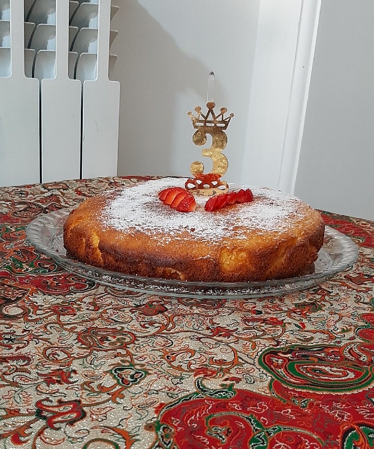 کیک با طعم توت فرنگی ( مامان پز) 