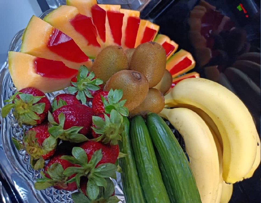ژله در طالبی _تزیین ساده ظرف میوه 
