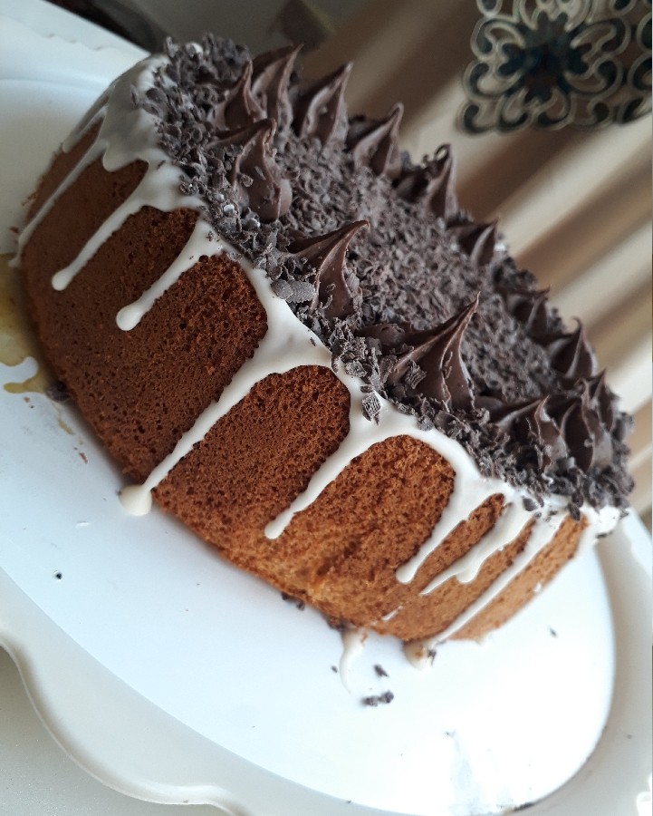 عاشقای شکلات وقهوه براتون کیک اوردم چه کیکی 
شما فقط فیلینگ جذابشو ببین ??
