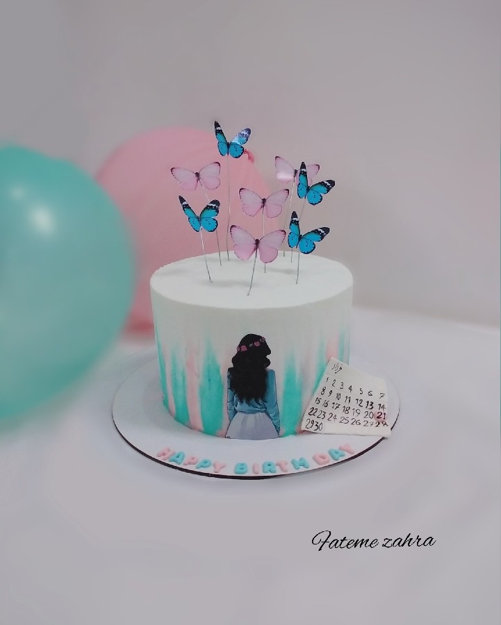 کیک خامه ای تولد دخترونه