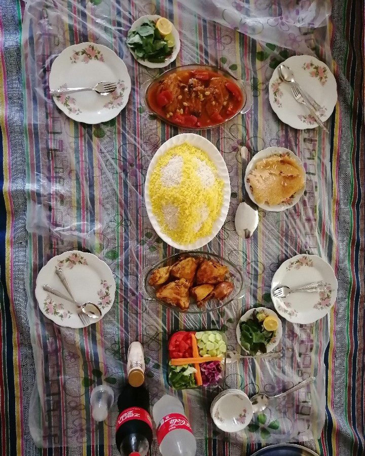 عکس خورشت بادمجان ومرغ تزیین یخچال عروس و سینی حنا هنردست دوستان عزیزمان