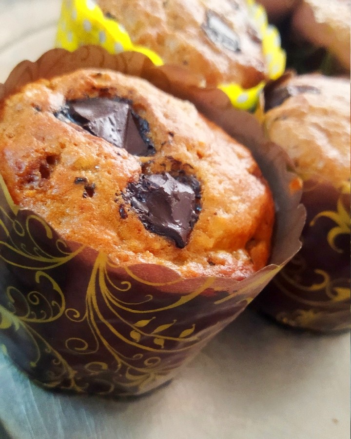 عکس کاپ کیک موز وخرده شکلات 