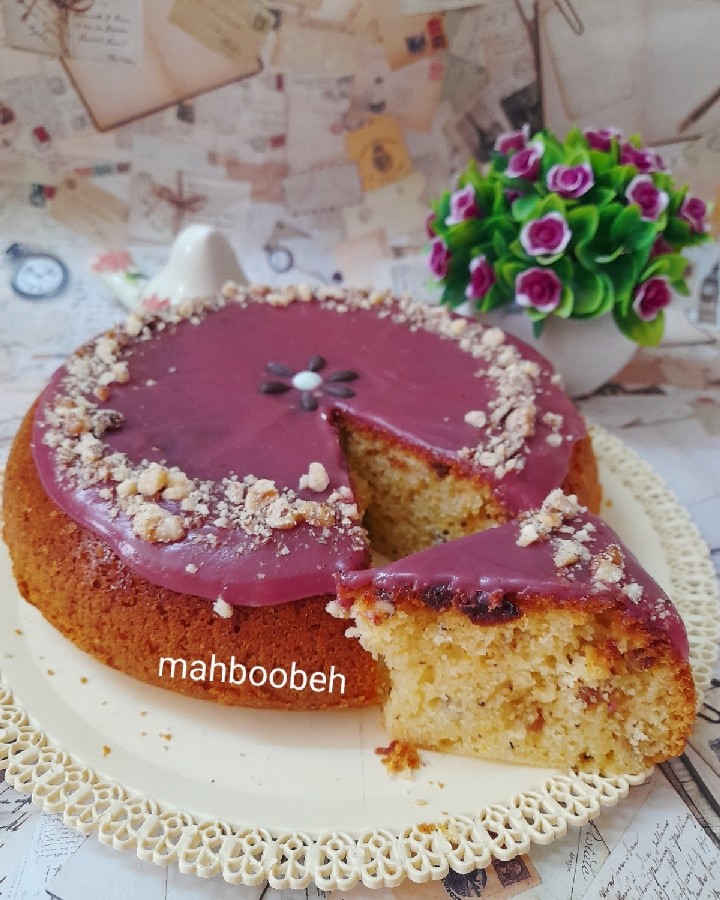 عکس کیک کشمشی با ماست و سس پنیر شکلاتی
(بادستور)