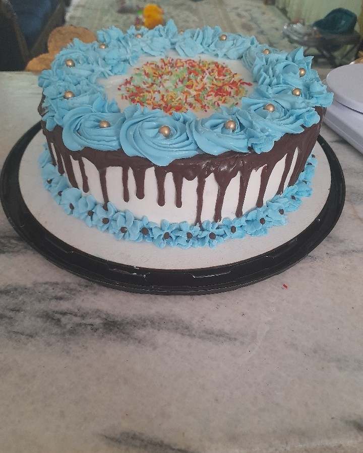 عکس اولین کیک تولد پسرنازم محمدصدرا