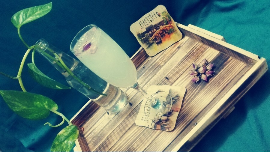 شربت آبلیمو و گلاب