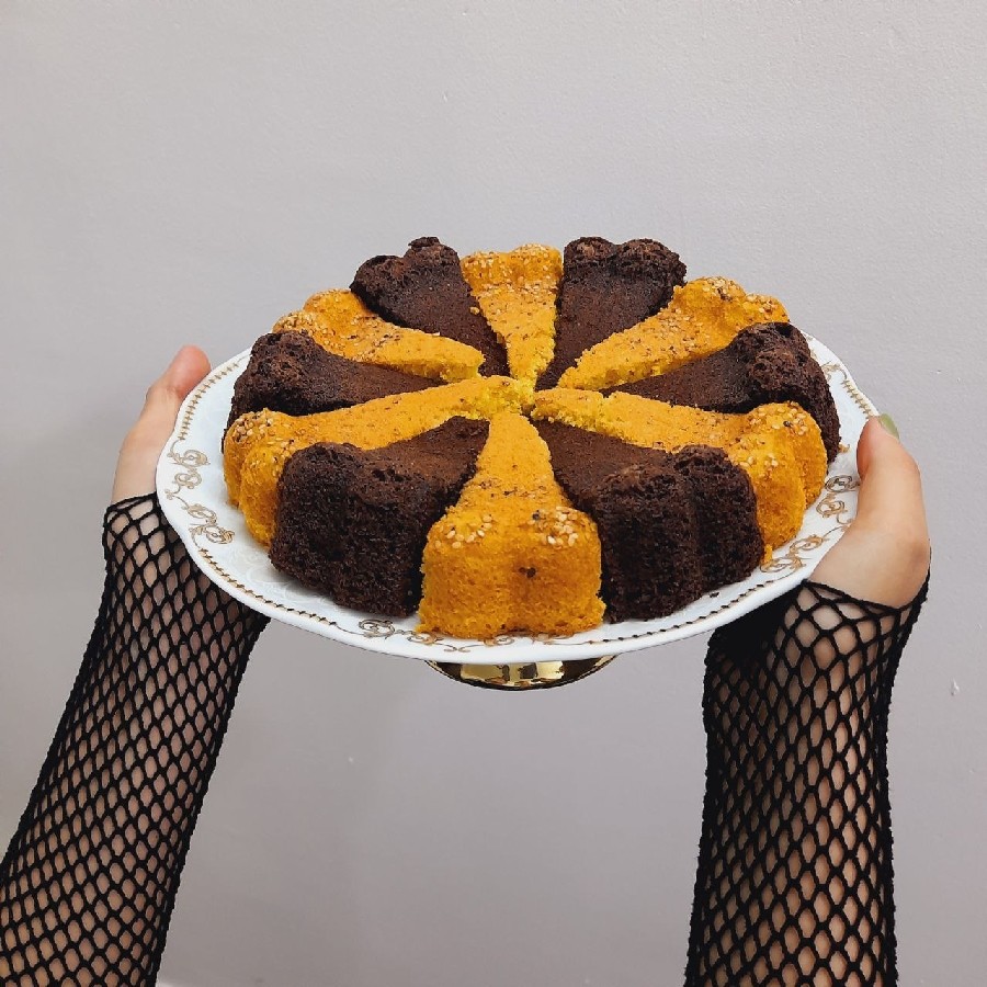 کیک زعفرونی و کاکائویی
