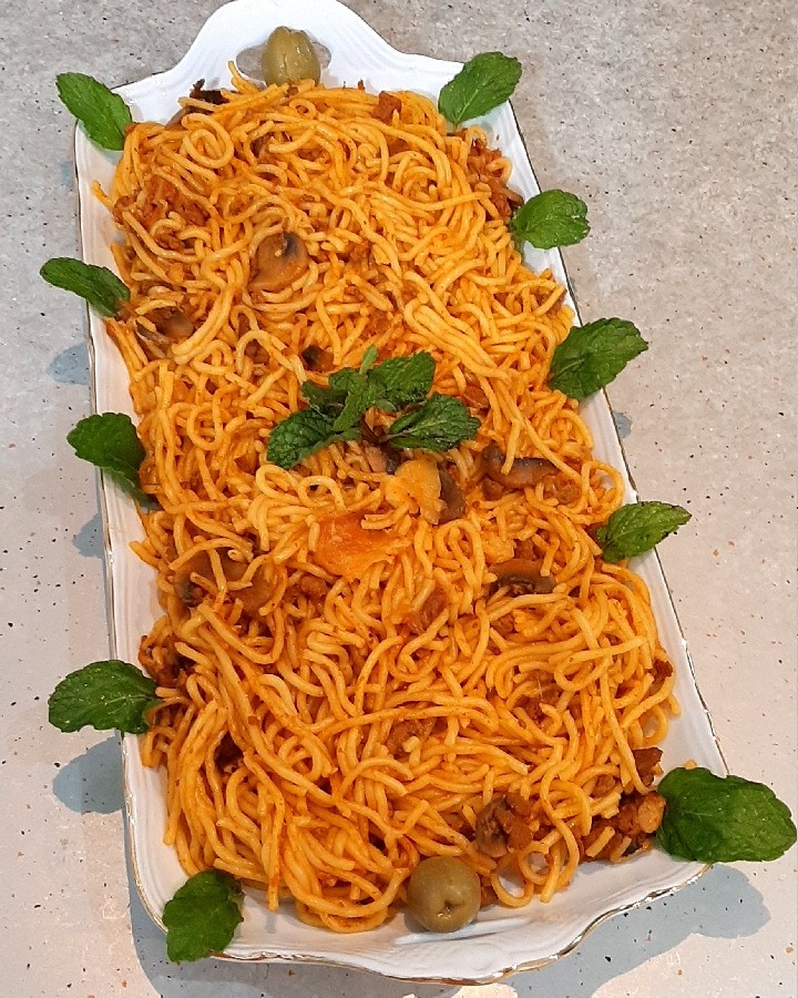 اسپاگتی با عطر ریحان 