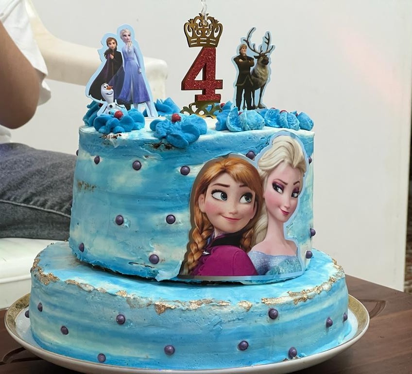 عکس کیک جادویی با خامه کشی برای  تولد دخترم 