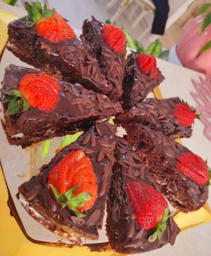 کیک شکلاتی با روکش نوتلا