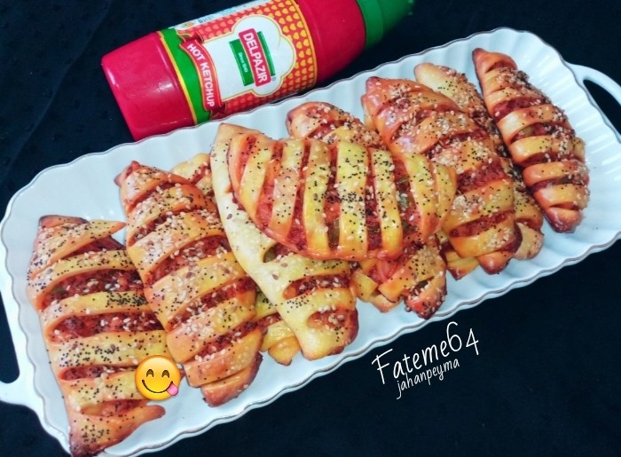 عکس پیراشکی گوشت چرخکرده و قارچ فلفل دلمه