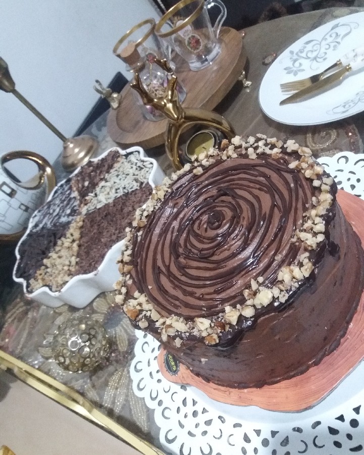 عکس کیک کافی شاپی شکلاتی بارویه گاناش