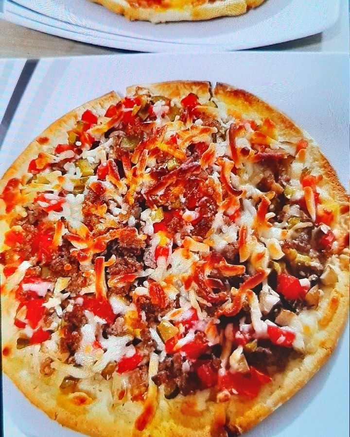 عکس پیتزا قارچ و گوشت
خوراک شوهر جان