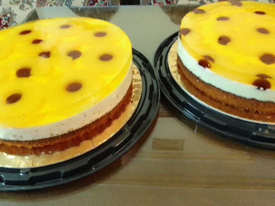 چیز کیک آناناس‌ با پایه کیک