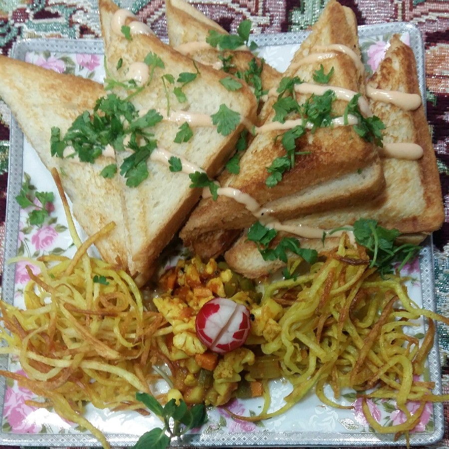 عکس اسنک گوشت وسیب زمینی چیپسی