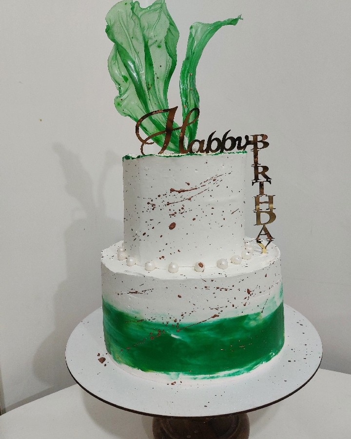 کیک با تزئین رایس پیپر