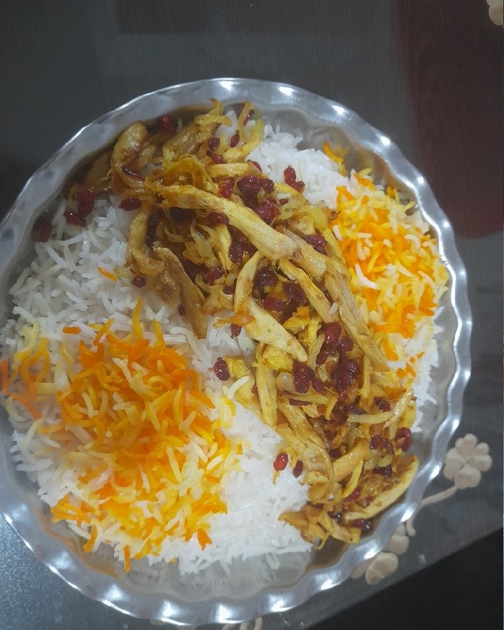 عکس زرشک پلو با مرغ ریش ریش