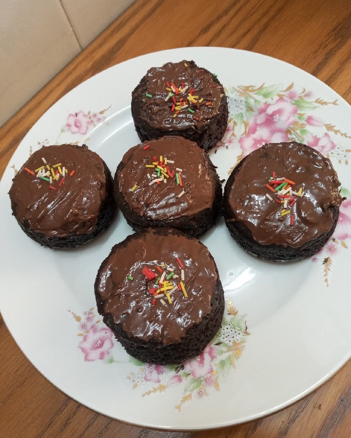 کیک فنجونی با روکش شکلات