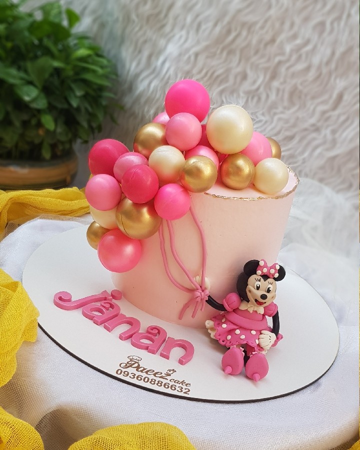 عکس کیک تولد میکی موس
تزیین با گوی شکلاتی و تاپر دست ساز