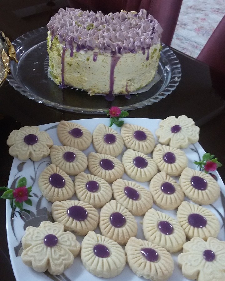 عکس شیرینی یاقوتی تم بنفش کیک وشیرینی چطوره دوستان