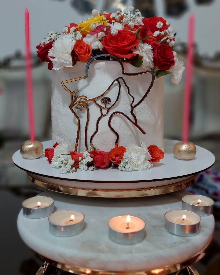 کیک تولد دختر گلم تزیین گل طبیعی??