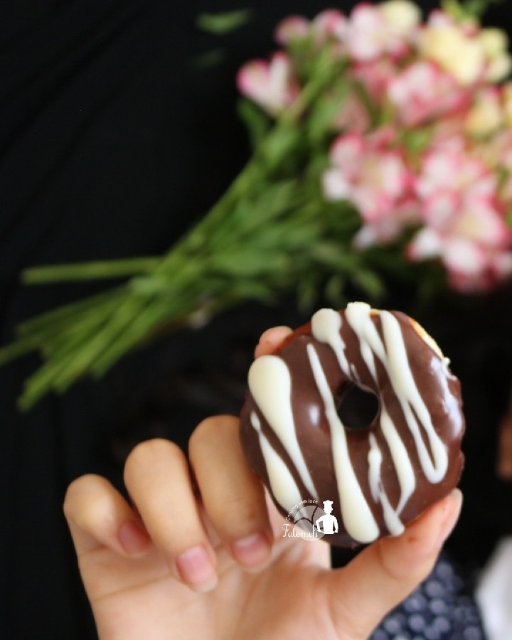 عکس مینی دونات با رویه شکلات نوتلا