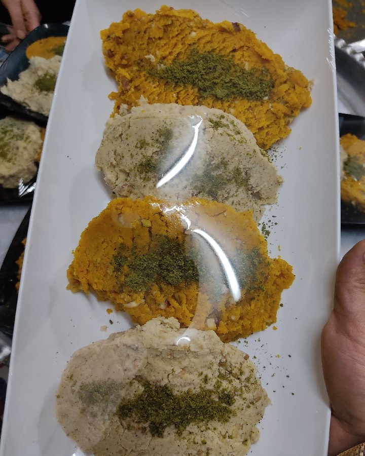 عکس سفارش حلوای کفگیر دو رنگ