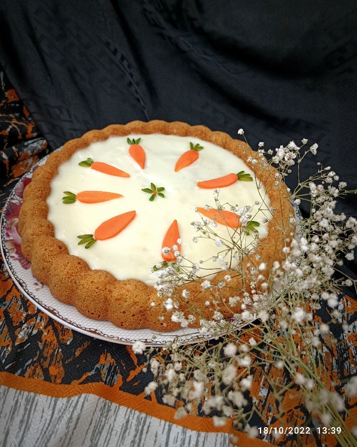 کیک هویج کرمدار