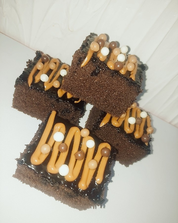 عکس کیک شکلاتی باکرم لوتوس 