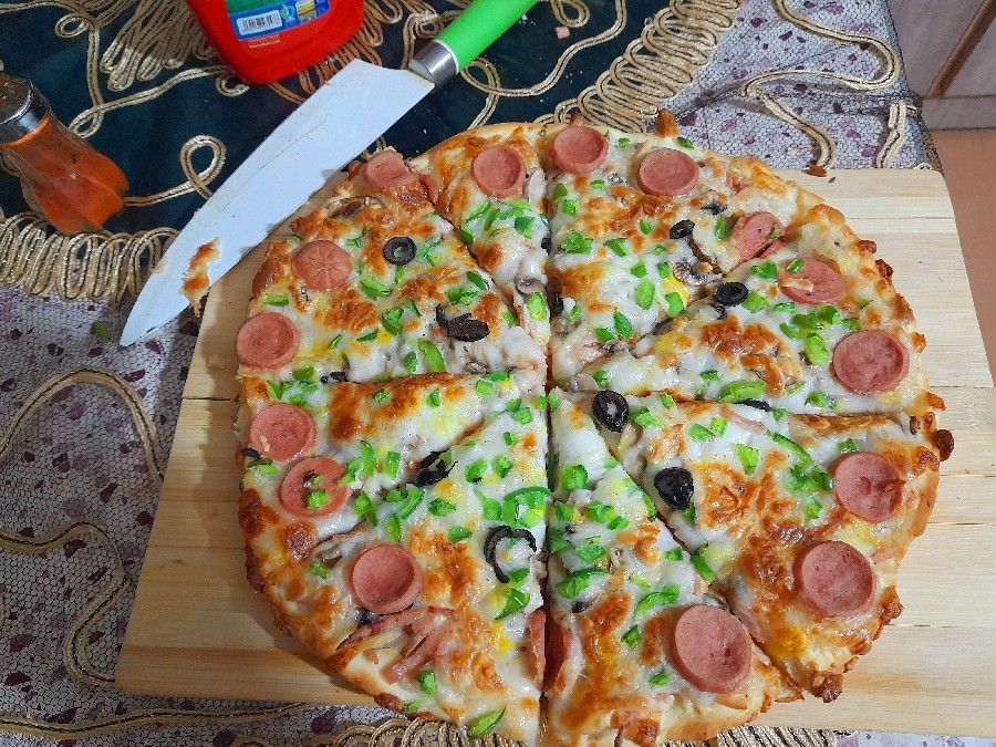 پیتزا مخلوط بی نهایت خوشمزه...