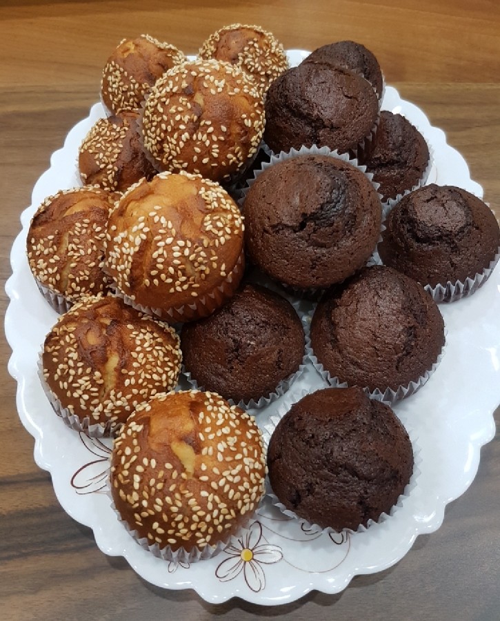عکس کیک یزدی و کاپ کیک شکلاتی