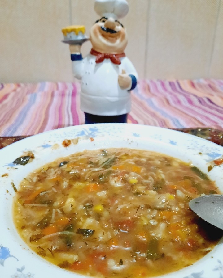 سوپ سبزیجات با آب مرغ