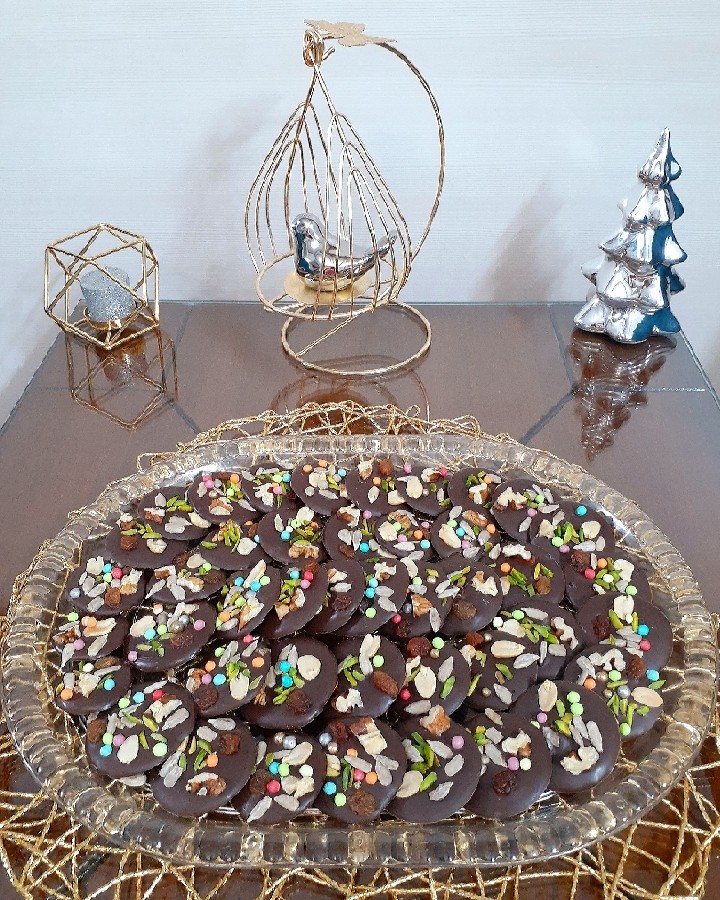 عکس شکلات آجیلی