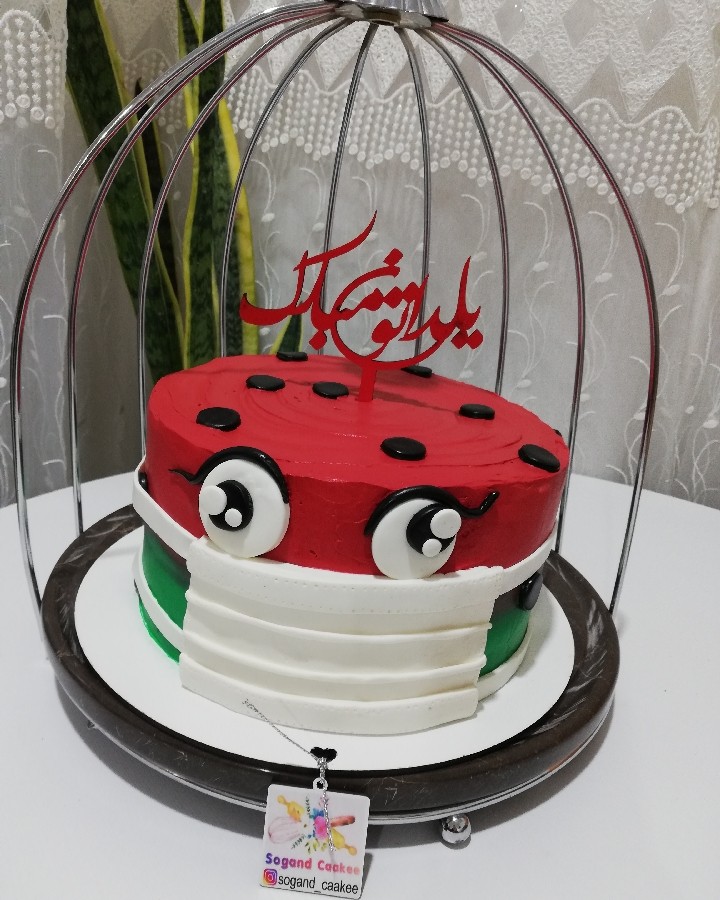 کیک اسفنجی یلدا 