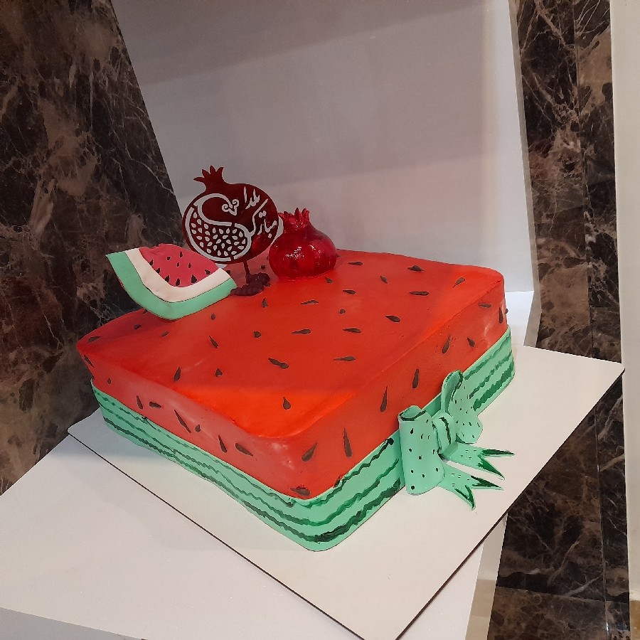 عکس اینم یه کیک یلدایی خوشگل