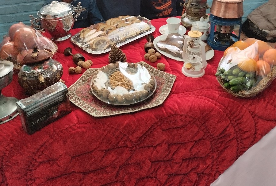 عکس کرسی شب چله مدرسه پسرم