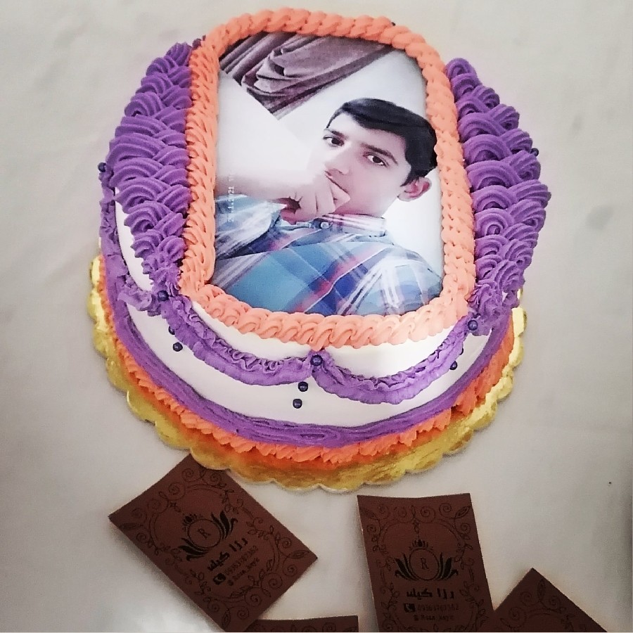 عکس کیک وانیلی با فیلینگ خامه و موز و گردو تولد پسرعمو و برادرشوهر عزیز