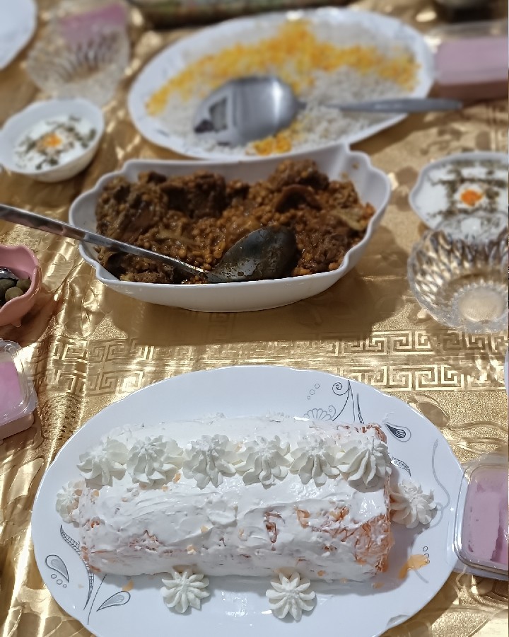 ژلو کیک با رولت خامه‌ای