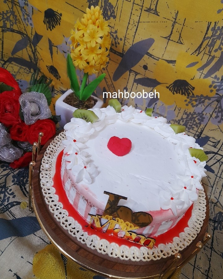 عکس کیک اسفنجی نرمینه(روز مادر)