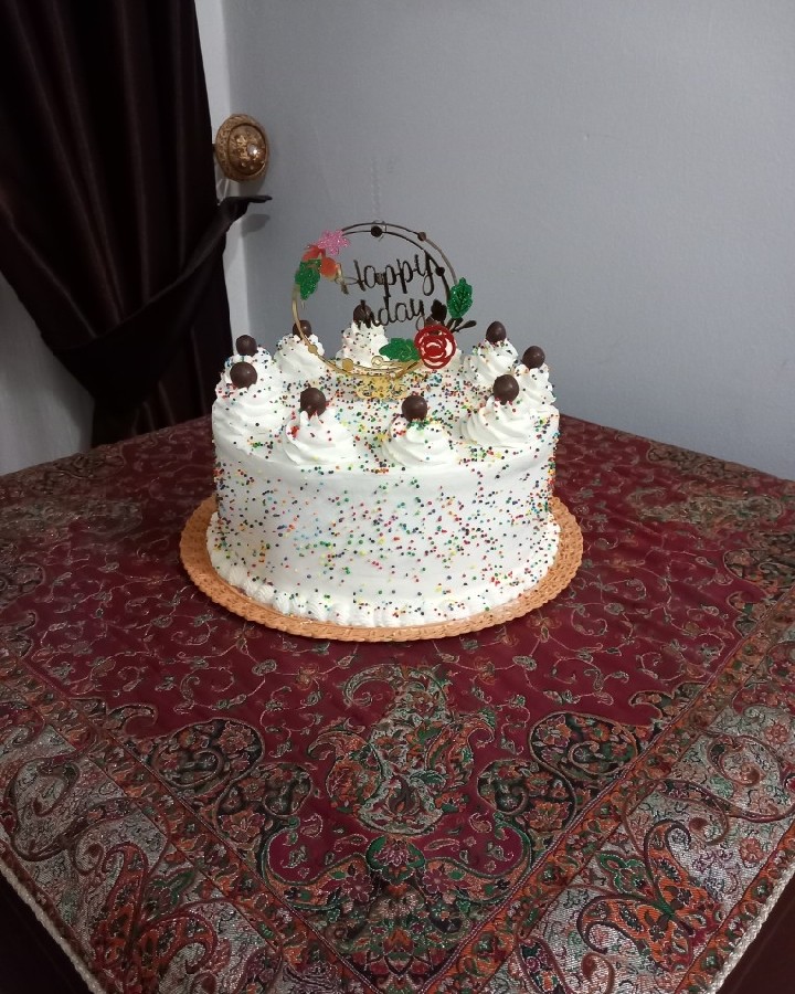 کیک تولد (اسفنجی) 