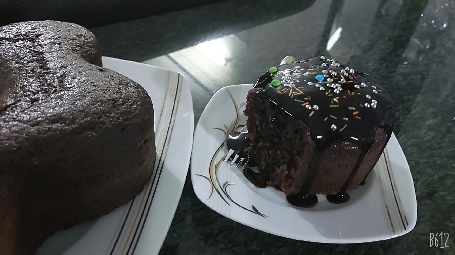 کیک شکلاتی و سس شکلاتی?