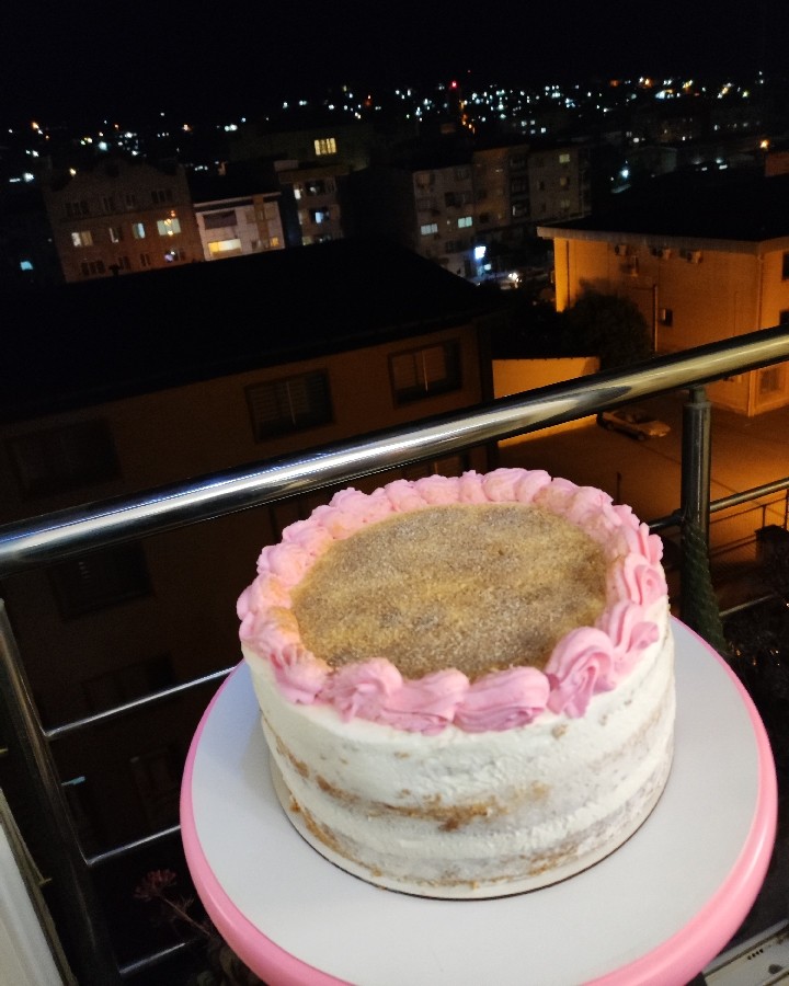 عکس اولین کیک تولدی که درست کردم ??