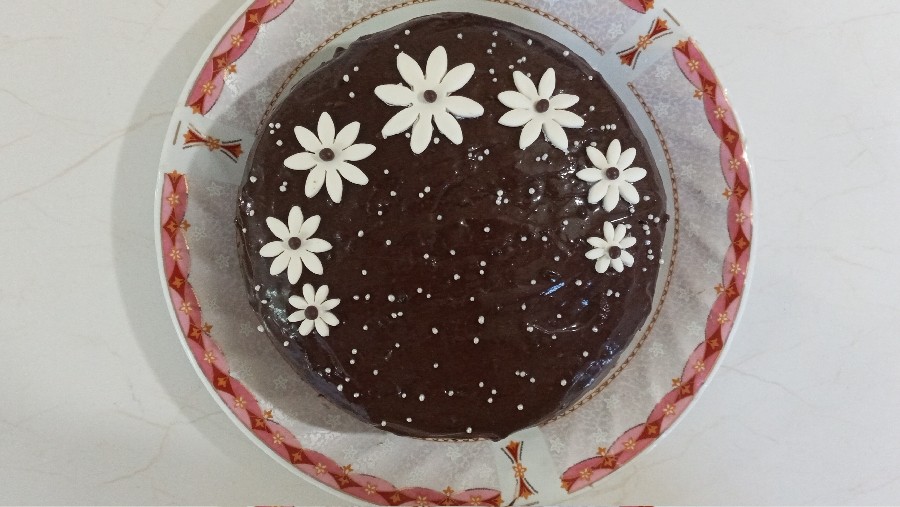 کیک شکلاتی با سس شکلاتی 