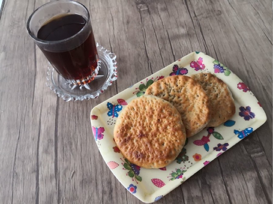 عکس کلوچه نمکی اصیل دزفول با دمنوش