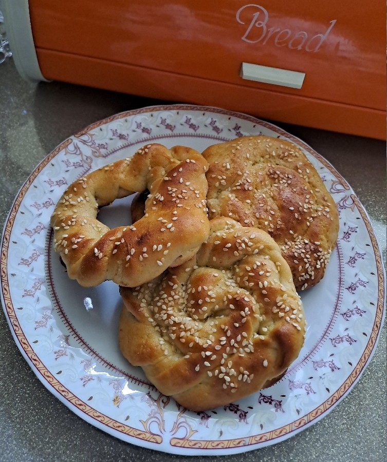 نان شیرمال با تزیین کرمفیل