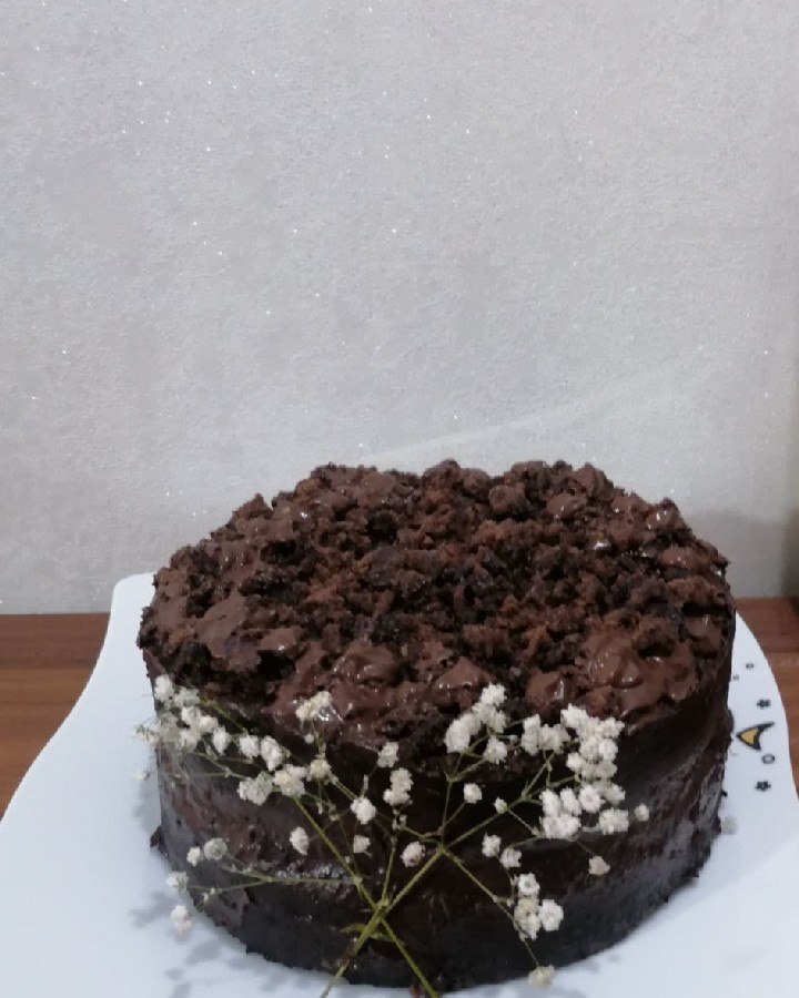 عکس کیک خیس شکلاتی با فیلینگ 