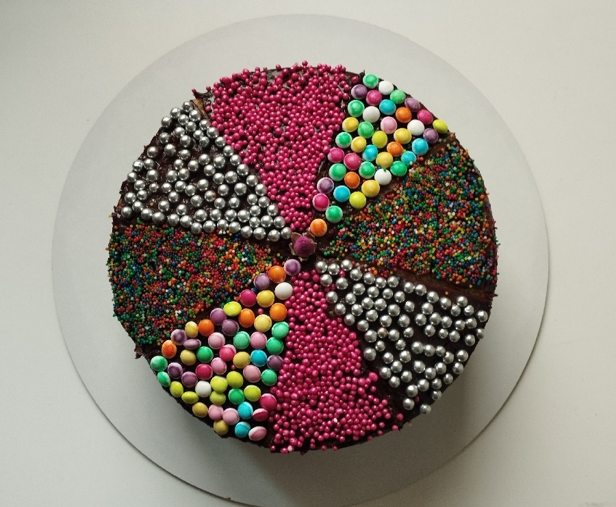 عکس کیک وانیلی با رویه شکلاتی
پویش مولود کعبه 